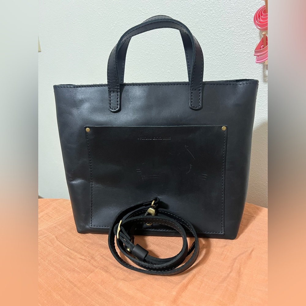 PORTLAND LEATHER GOODS PLG MEDIUM CROSSBODY TOTE ZIPPER CLASSIC BLACK